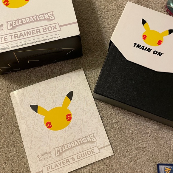 Pokémon TCG: Celebrations Elite Trainer Box 25th anniversary - Picture 3 of 5